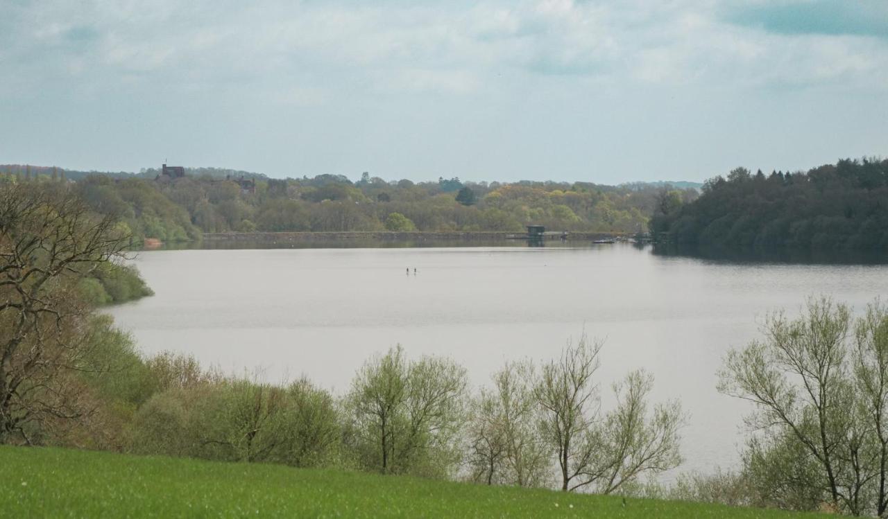 Quirky Vintage Horsebox Conversion With Stunning Views Of Ardingly Reservoir Balcombe ภายนอก รูปภาพ