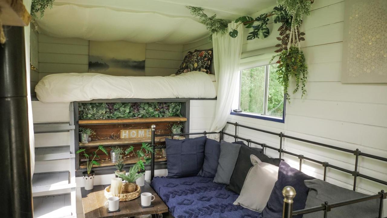 Quirky Vintage Horsebox Conversion With Stunning Views Of Ardingly Reservoir Balcombe ภายนอก รูปภาพ